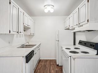 Outer Drive Manor Apartments, Melvindale, MI 48122