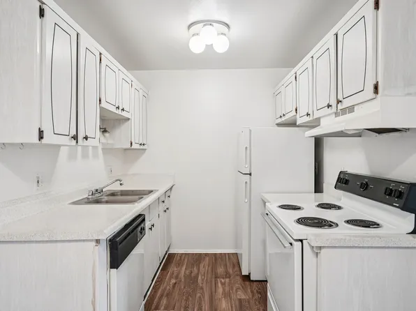Outer Drive Manor Apartments