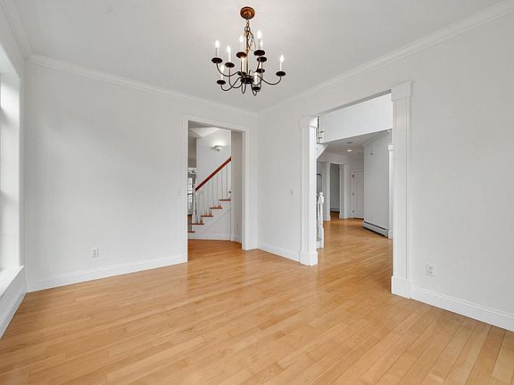 5th image of 206 Hawley Road