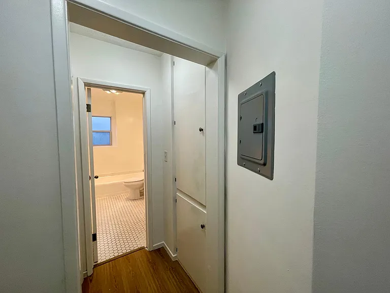 1029 N Hayworth Ave #2 — Photo 11