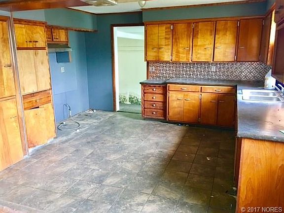 4th image of 523 N Kelker St
