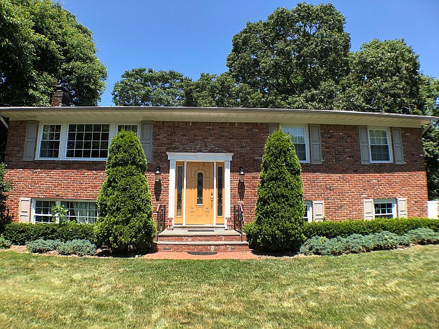 $610,000 Three Vill. Schools