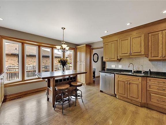 3rd image of 4 Demeyere Ave