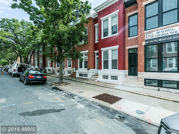 1825 Belt Street offers a wide sidewalk