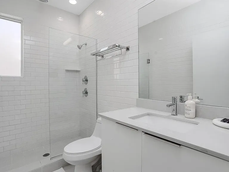 2642 John R St — Photo 11