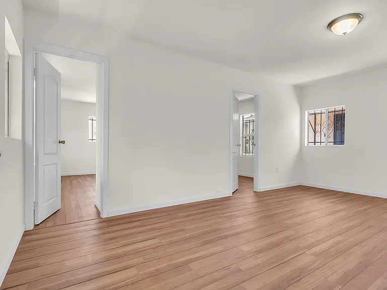 6110 Makee Ave — Photo 3