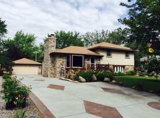 10706 Monroe Dr NE, Blaine, MN 55434
