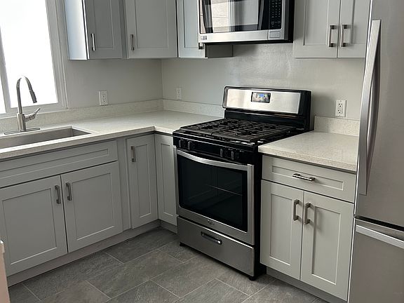 3rd image of 13000 Valleyheart Dr APT 5