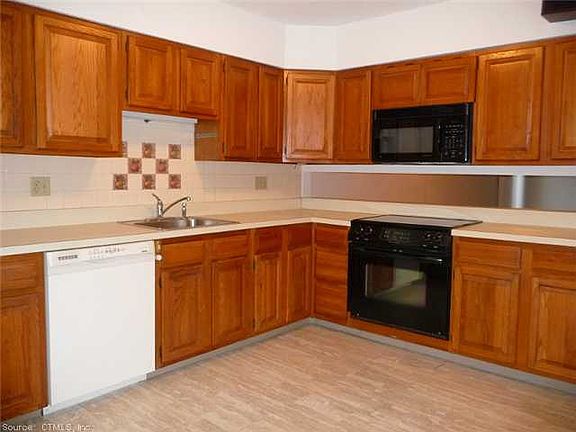 5th image of 29 Meadow Lake Dr