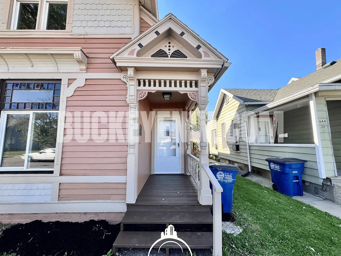 3 Bedroom House — Photo 2