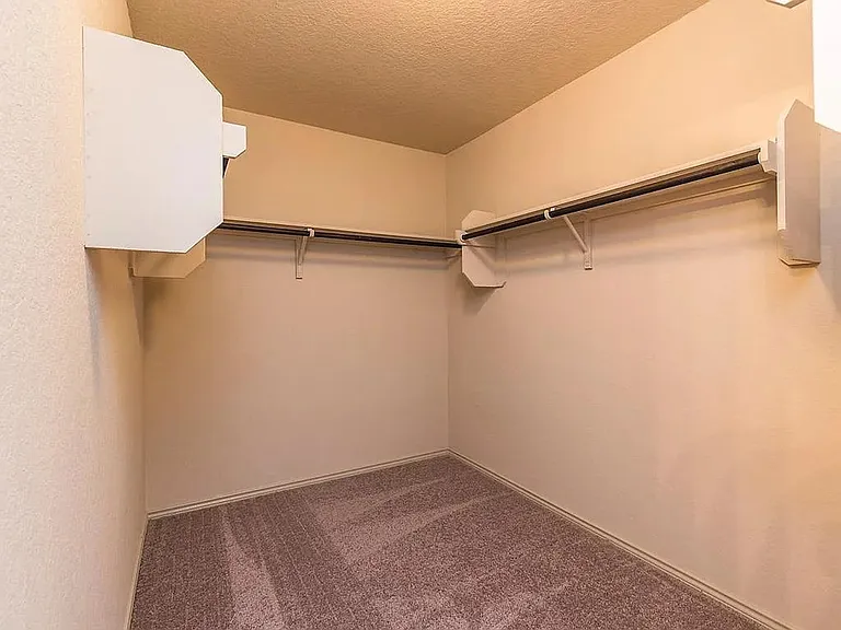 224 Lake Gln — Photo 11
