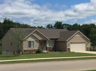455 Green Ridge Dr, Caledonia, MI 49316