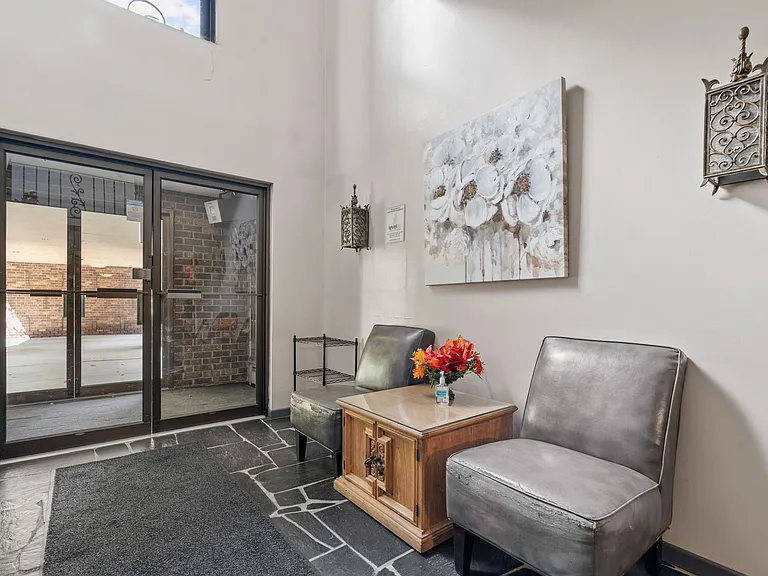 Cedarwood West Apartments | 2-Bedroom Apartments — Photo 39
