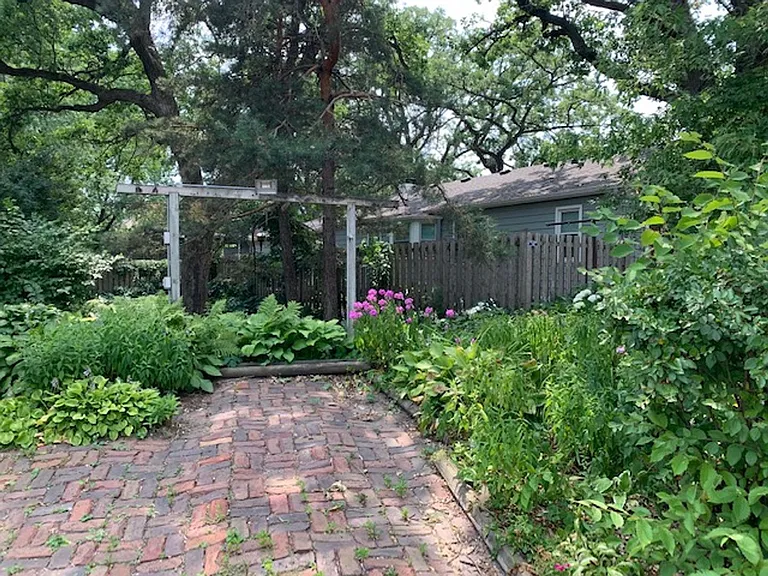 4200 Brookside Ave — Photo 2