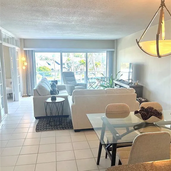 140 NE 28th Ave #305 — Photo 7