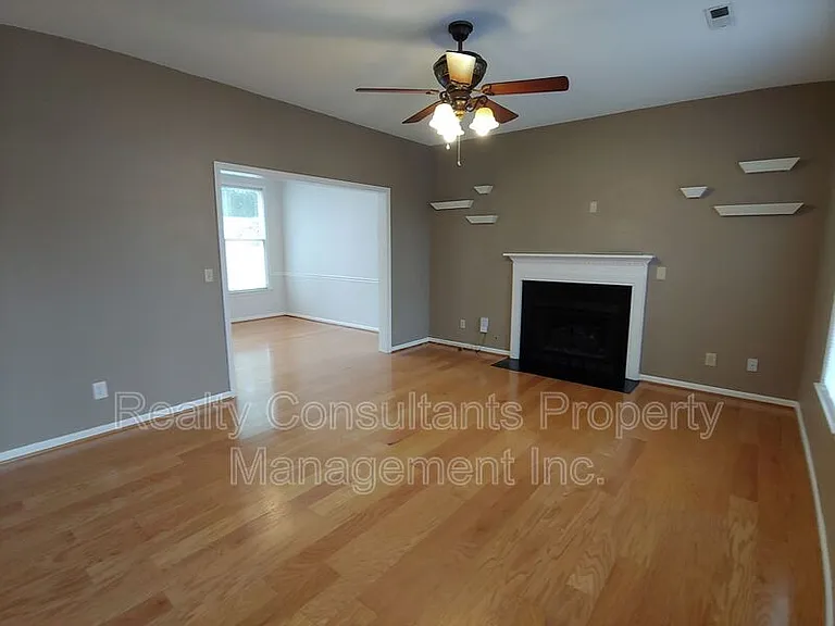 3310 Mill Spring Ct — Photo 6