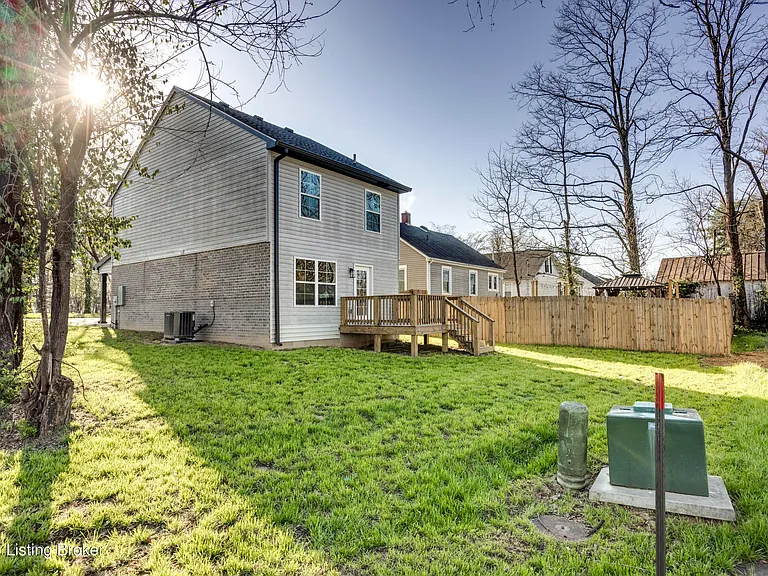 114 N Elm Grove Ave — Photo 61