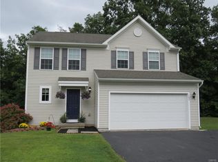 102 Burning Hollow Dr, Chittenango, NY 13037