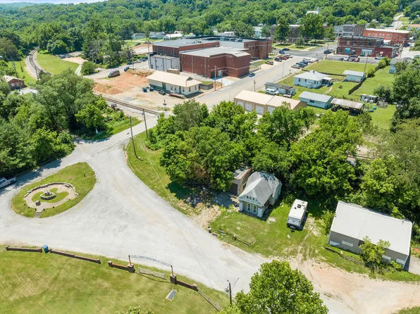 103 Y Bridge Boulevard, Galena, MO 65656