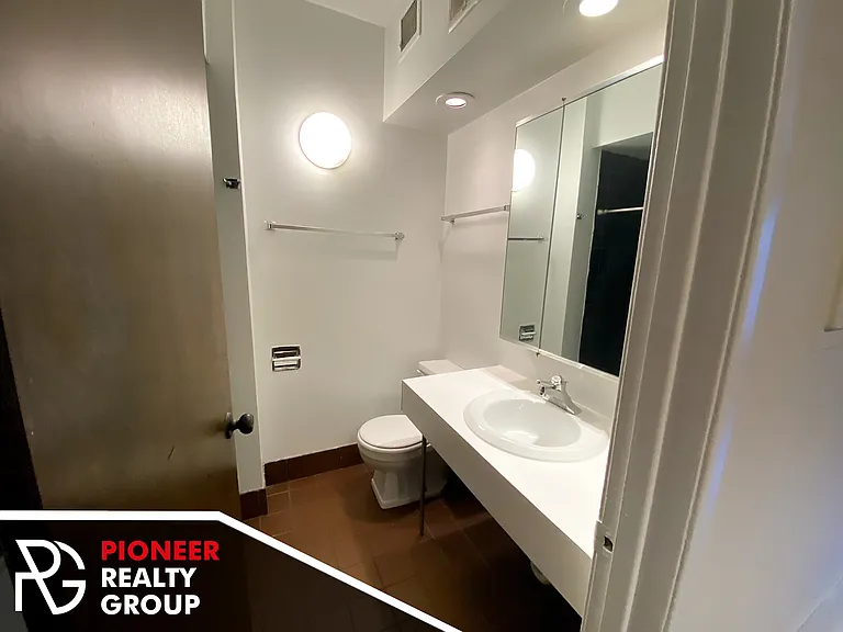 3001 N Broadway #556-2R — Photo 5