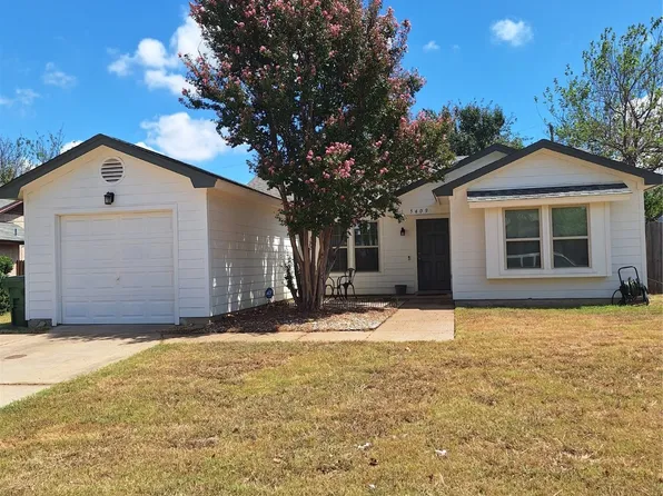 5409 Creek Valley Dr, Arlington, TX 76018
