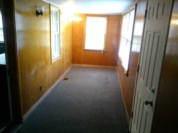4th image of 1121 W Vermont Ave
