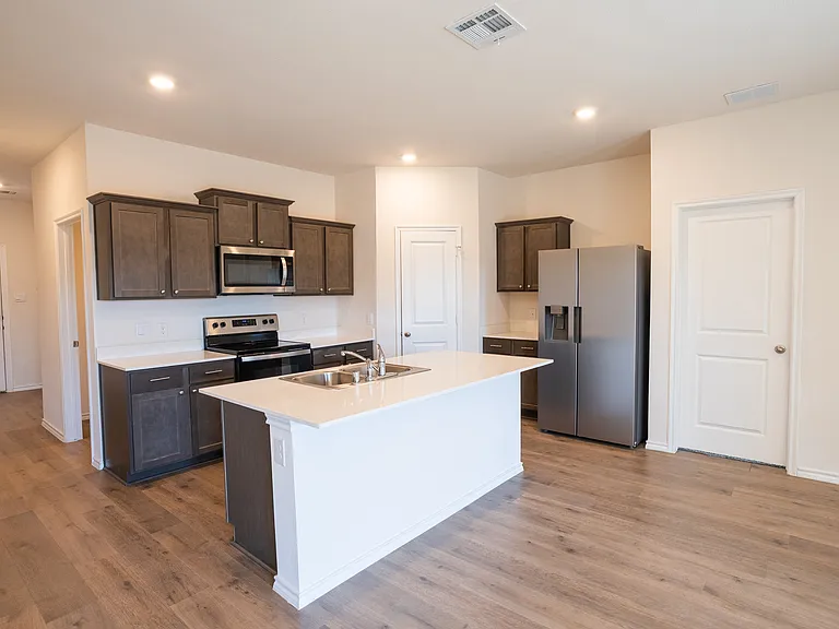 1833 Pecan Valley Dr — Photo 14