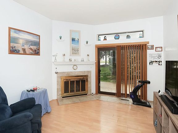 4th image of 391 Wilmington Dr Unit C