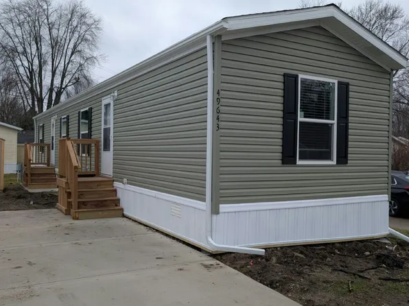 49643 Pine Dr #18, Plymouth, MI 48170