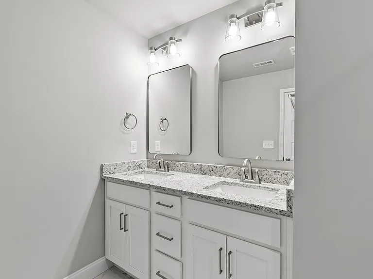 232 Franklin St — Photo 22