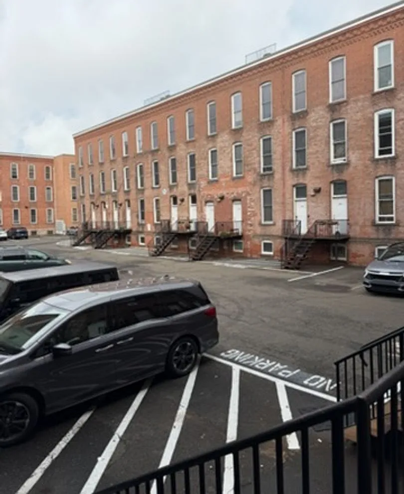 325 Lafayette St — Photo 1