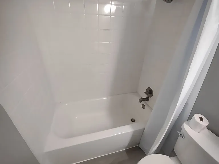 1300 Golden Cir #210 — Photo 4