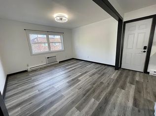 1066 S Cross St #5, Sycamore, IL 60178