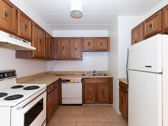 5th image of 17000 Novak Dr APT 203