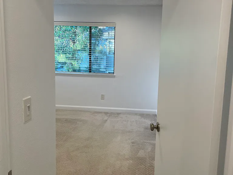 5015 Shalimar Cir — Photo 22