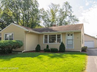 325 E Goebel Dr, Lombard, IL
