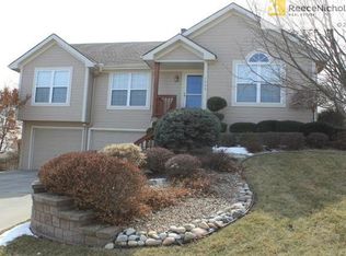 1205 Quail Ridge Dr, Liberty, MO 64068