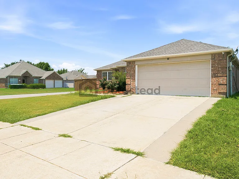 108 Cherokee Dr — Photo 6