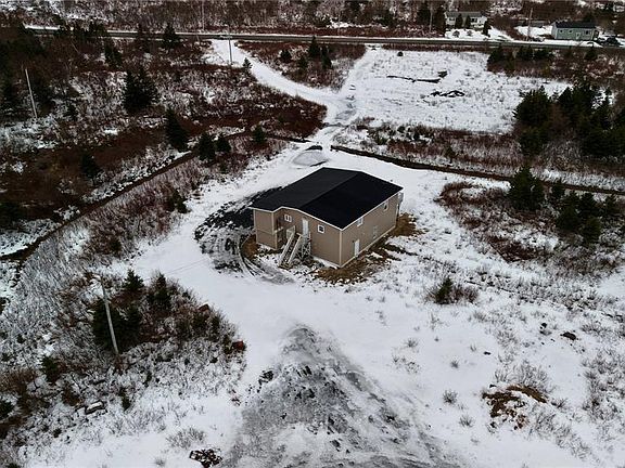 4th image of 41-51 Thicket Road
