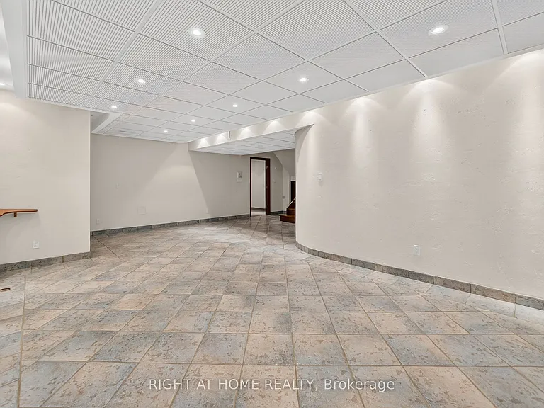 20 Pine Ridge Ln — Photo 34