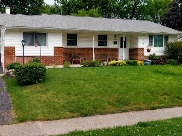 6075 Burnley Sq E, Columbus, OH 43229