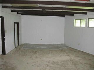 5th image of 706 NE 22nd St
