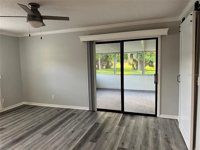 16 Courtney Pl — Photo 27