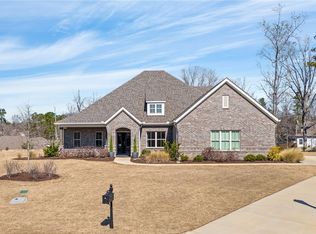 806 Lily Ct, Opelika, AL 36801