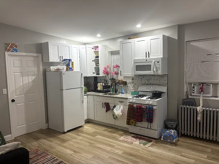 202-206 Berbro Ave #204-B — Photo 1