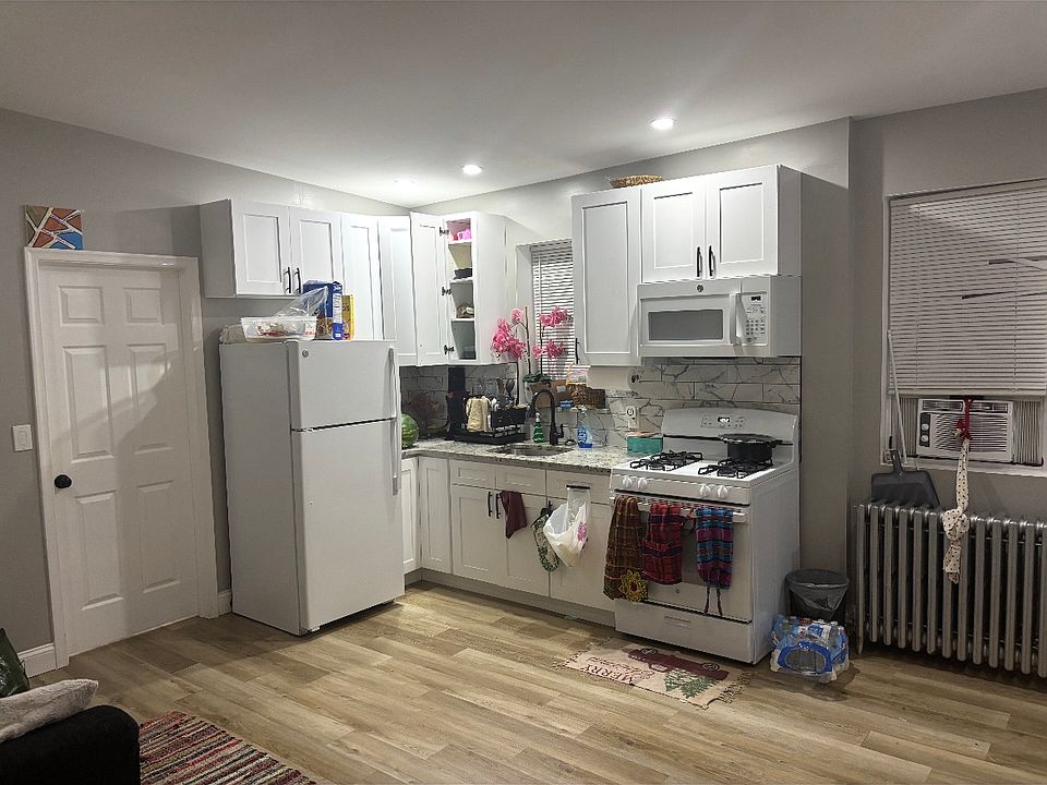 1st image of 202-206 Berbro Ave #204-B