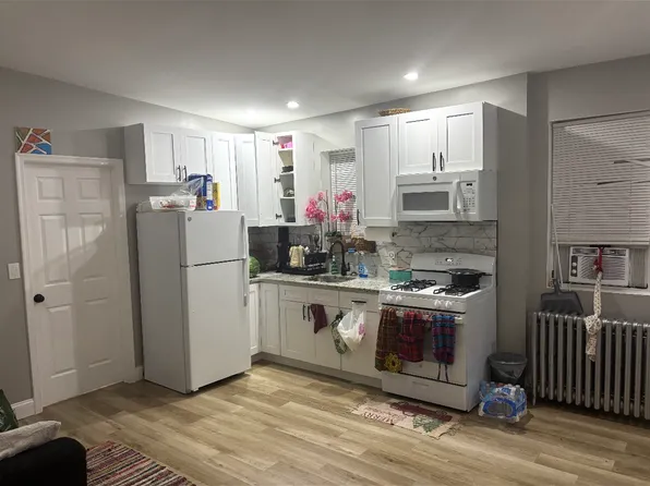 202-206 Berbro Ave #204-B, Upper Darby, PA 19082