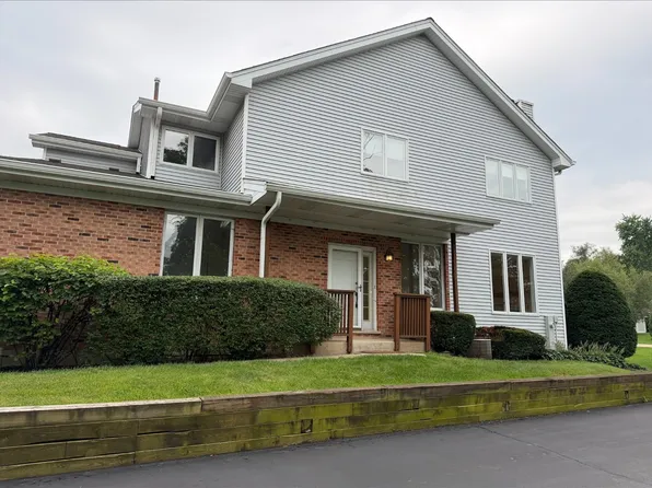 94 Charlotte Ct #94, Cary, IL 60013