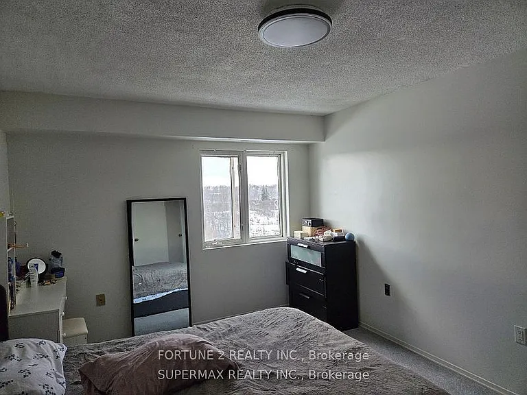 858 Commissioners Rd E #1008 — Photo 3