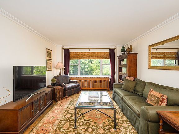 2nd image of 440 E 79th St APT 5G